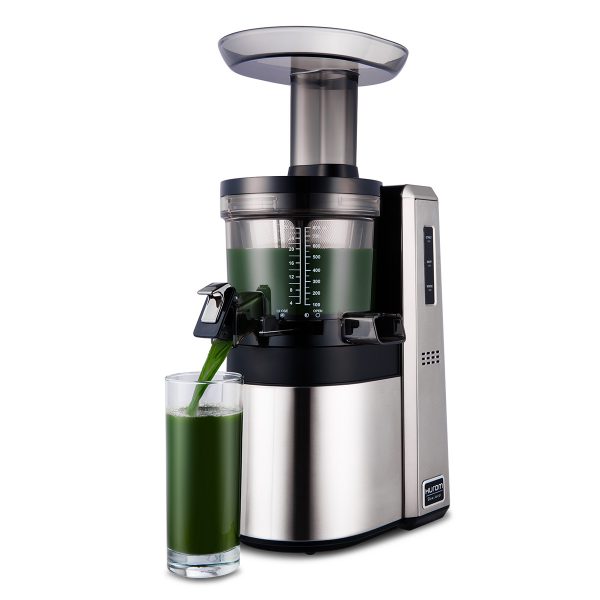 Hurom HWS slow juicer extracting juice
